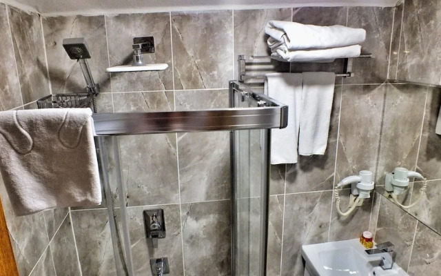 Aygur Hotel