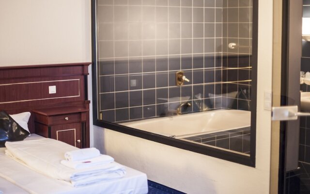 Stargaze Home Hotel