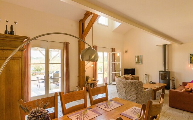 Luxurious Villa in Rouzede with Private Pool