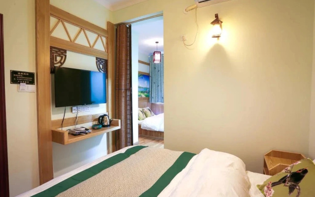 Zhangjiajie Meet Themed Inn
