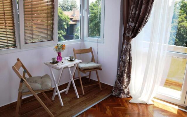 Sea Port CELEBRITY Apartment - Lets4Holiday