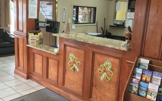 Home Town Inn