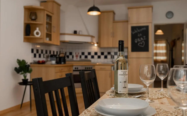Fresh Apartment with Terrace + Free Parking