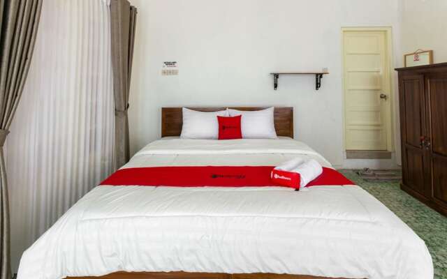 RedDoorz Syariah near Titik Nol Yogyakarta