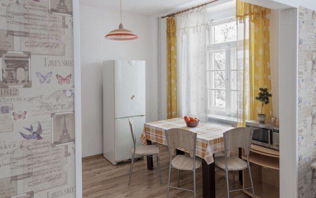Iezer Residence