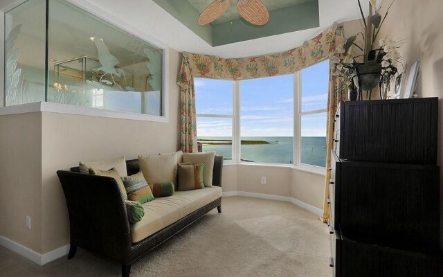 Royal Marco Way Condo