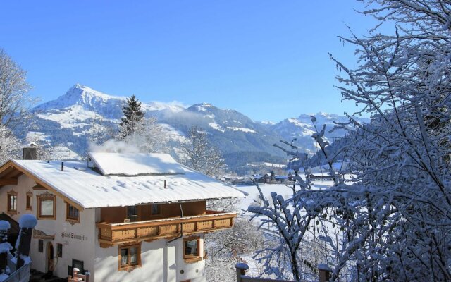 Boutique Holiday Home in Kirchberg with Hot Tub