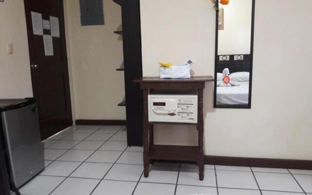 Hostel Alme