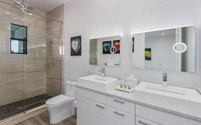 Villa Cosmopolitan by Vacationhit