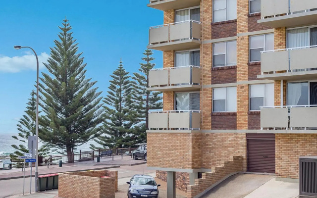 Tasman Towers - Unit 13