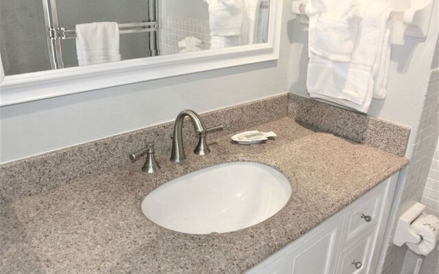 Jamaica Royale 205 - 2 Br Condo