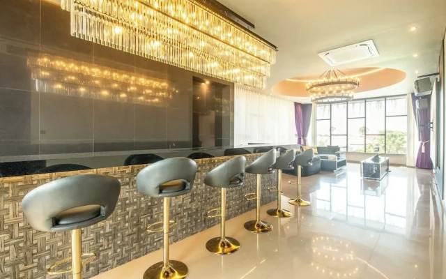 Exquisite 5BR Villa: Premier Luxury in Seminyak