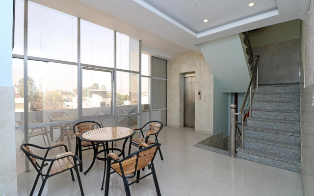 OYO 12062 Paras Guest House