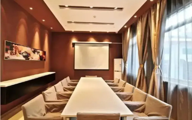 Magnotel Hotel (Yixing Bus Station Tuanji Scenic Area)