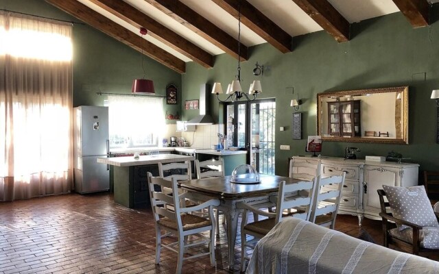 Villa With 5 Bedrooms in Maello, With Private Pool and Enclosed Garden