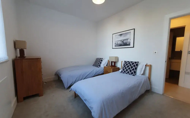 Modern Executive Apartment in Reading