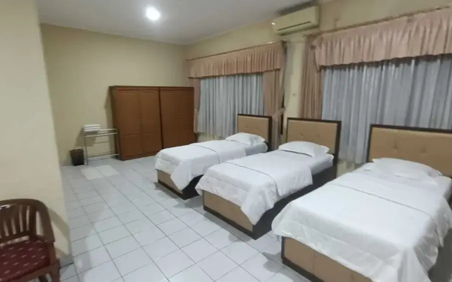 Adia Convention Center Hotel