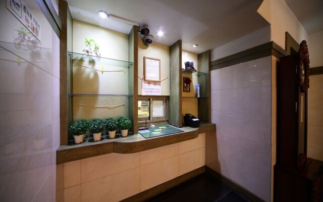 Castle Motel Iksan