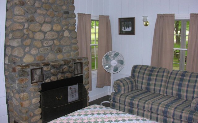 Gilcrest Cottages and Motels
