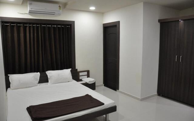 Shivdhara Hotel & Residence