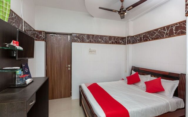 OYO 19396 Cristal Residency