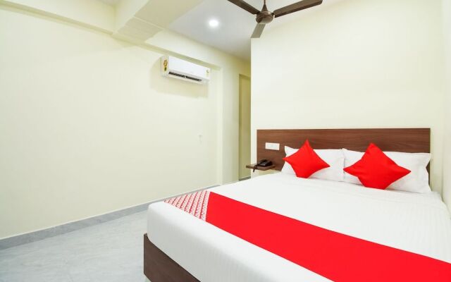 Oyo 29061 Suryas Grand