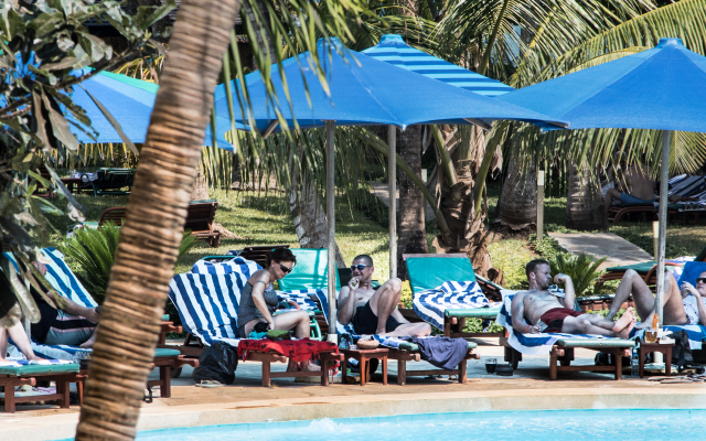 Travellers Beach Hotel & Club