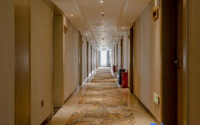 Ziyang Holiday Hotel (Zhengzhou Hanghai Square Subway Station Branch)