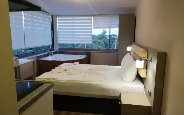 Mic Royal Hotel
