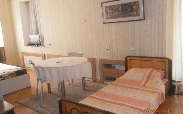 Maystorov Guest House