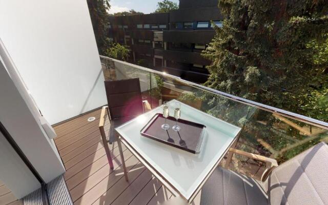 White Pearl Apartment 2.05