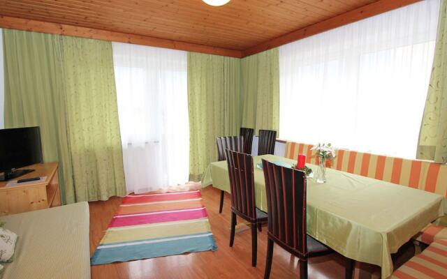 Spacious Holiday Home near Ski Bus Stop in Mayrhofen
