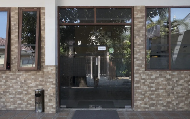 OYO 1631 Aristo Home