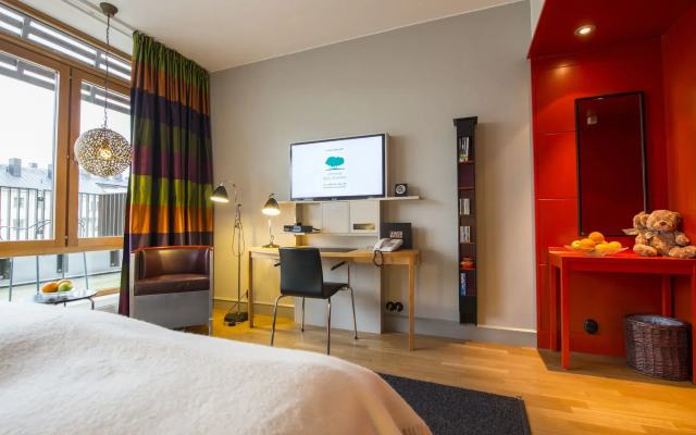 Hotel Rival