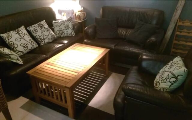 Peter's Cafe & Hostel