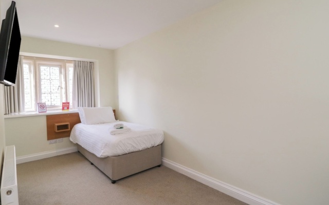 Harcombe House Rooms - First Floor Single