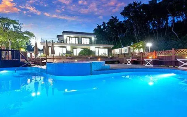 Taean Gomseom Paradise Pension