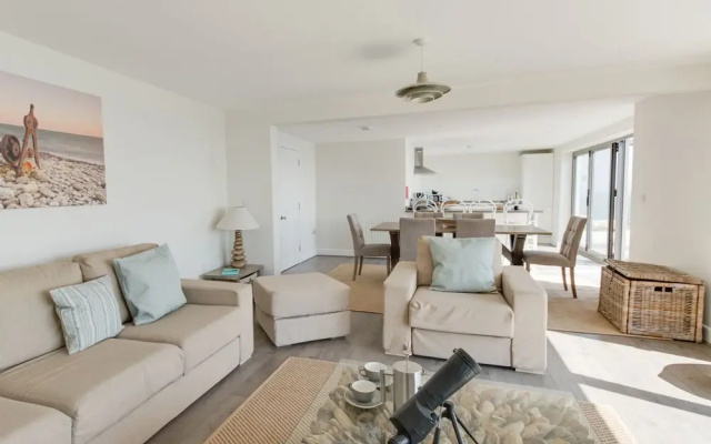 Cove Lodge