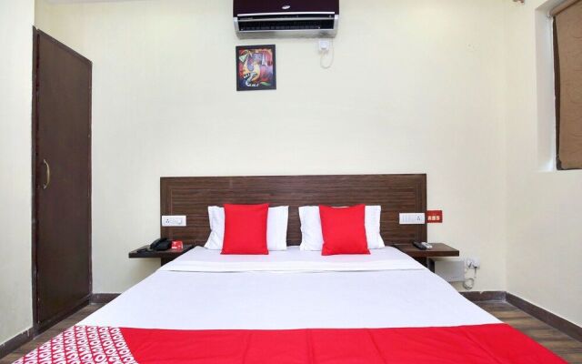 OYO 18540 Hotel Lemon And Chilli