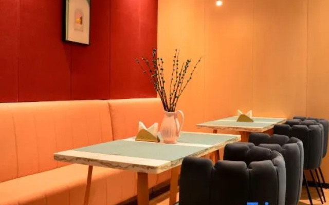 Manfilo Hotel (Zhangzhou West Railway Station)