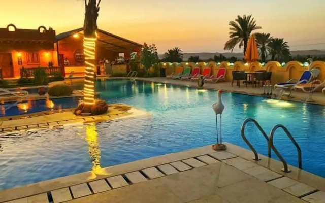 Tunis Pyramids Hotel