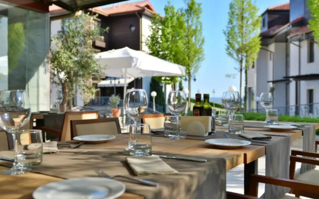 Thracian Cliffs Owners Apartments