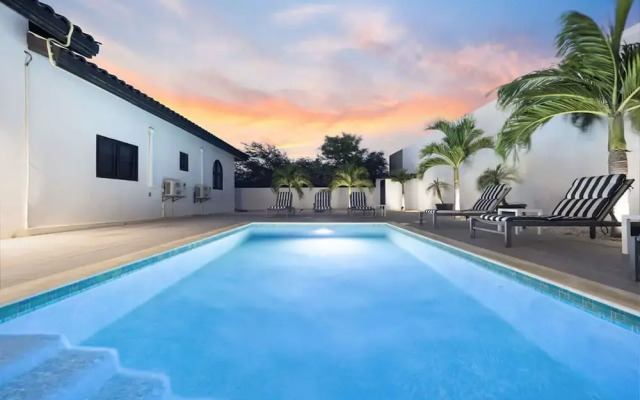 Tides Villa 4BR Private Pool Walk to the Beach
