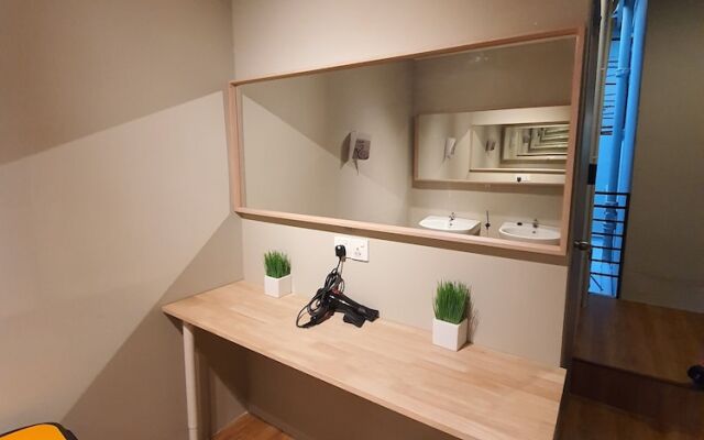 Room at Jln Loh Boon Siew Georgetown