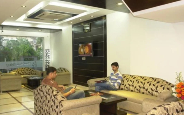 Hotel Apra Deluxe