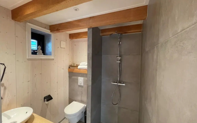 Inviting Chalet in Monnickendam With Garden