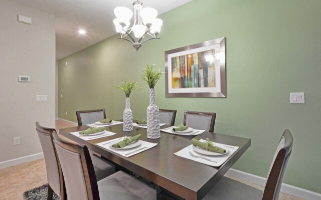 Storey Lake 4 Bedroom Townhome w Splashpool - 1618ST