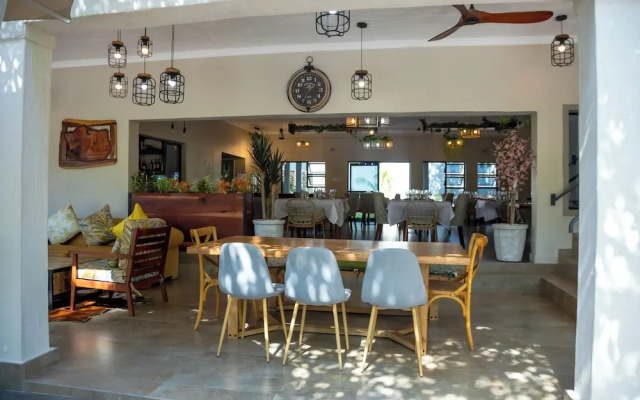 Kasambabezi Lodge
