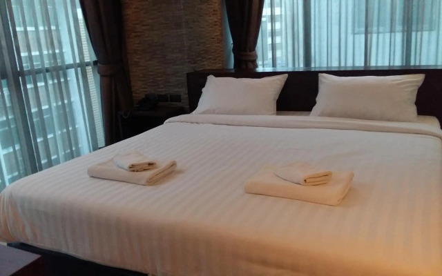 Collection O The Bangkok Airport Link Suite