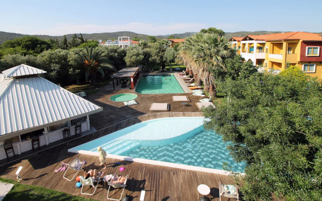 Despotiko Apartment Hotel & Suites